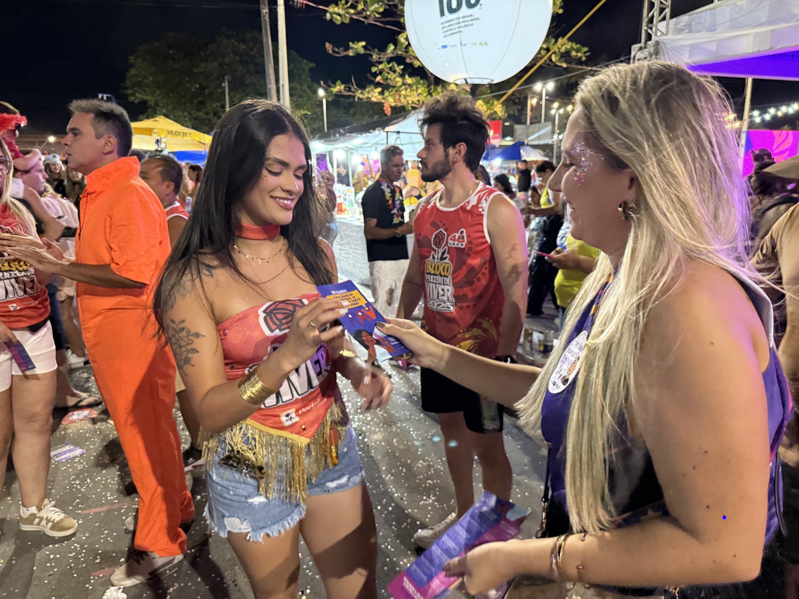 Leia mais sobre o artigo Saúde e Alegria: Sesau oferece apoio psicológico e acolhimento para foliões no Jaraguá Folia