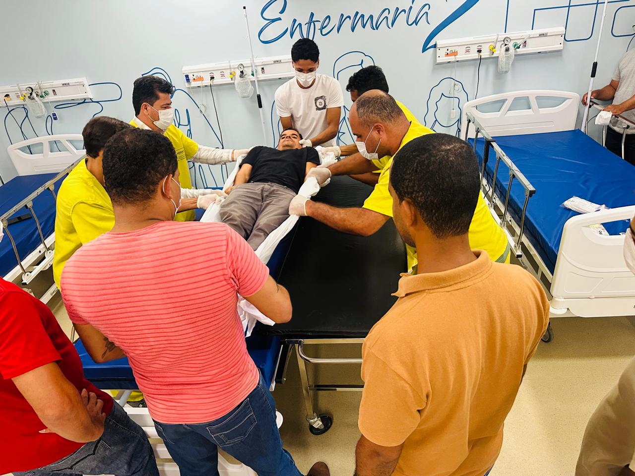 Leia mais sobre o artigo Hospital Regional de Palmeira dos Índios treina 54 maqueiros e investe na segurança do transporte de pacientes