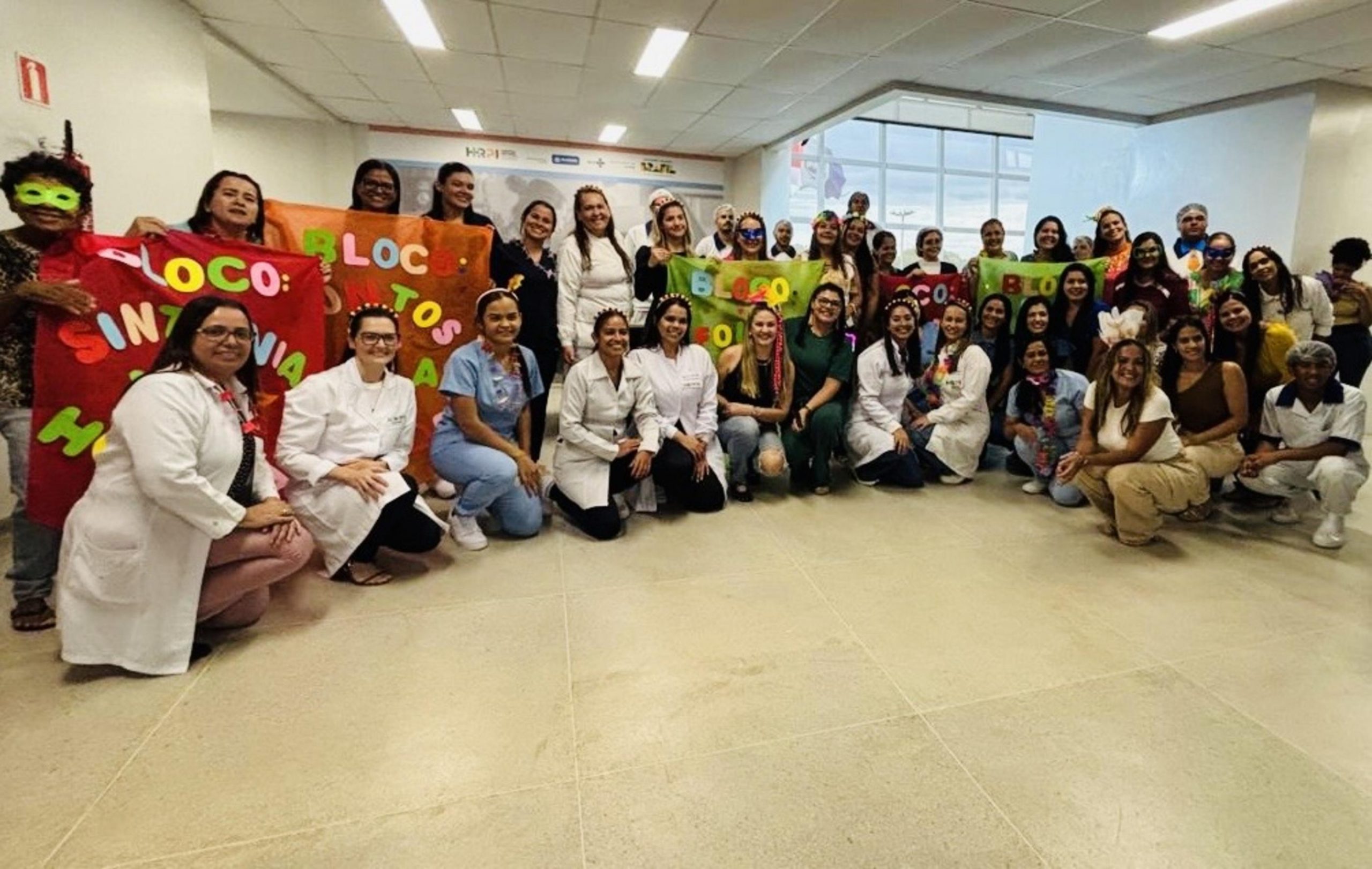 Leia mais sobre o artigo Bloquinho “Concentra mas não sai” leva alegria e conscientização aos pacientes do Hospital de Palmeira