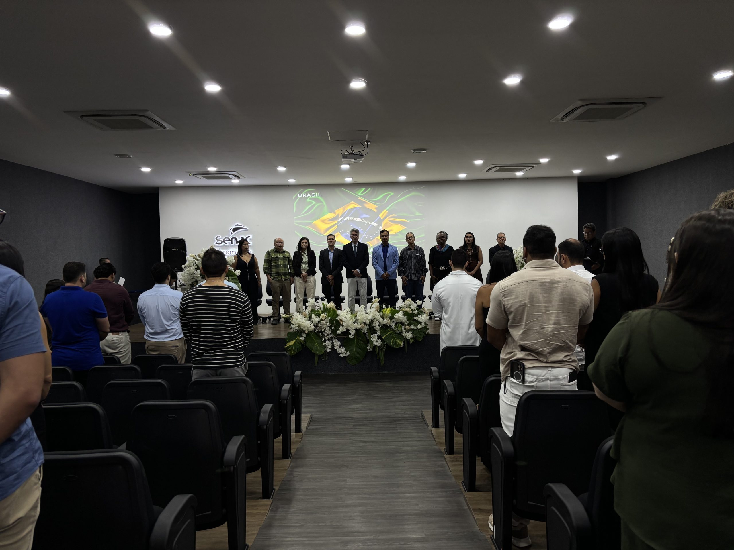 Leia mais sobre o artigo Hospital de Emergência do Agreste celebra formatura de anestesiologistas e acolhe novos residentes