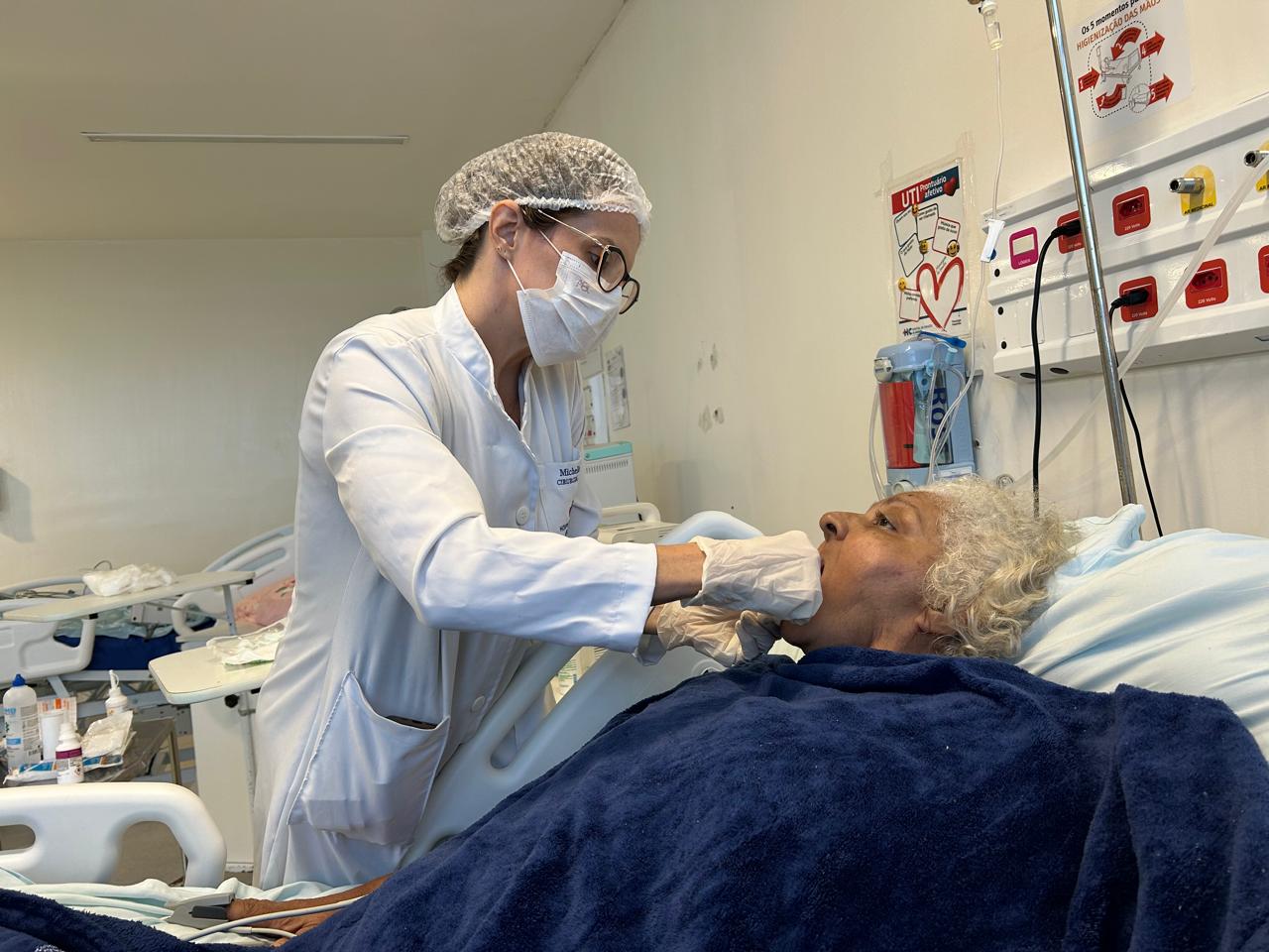 Leia mais sobre o artigo Atuação de cirurgiões dentistas em hospitais evita infecção em pacientes e reduz tempo de internação