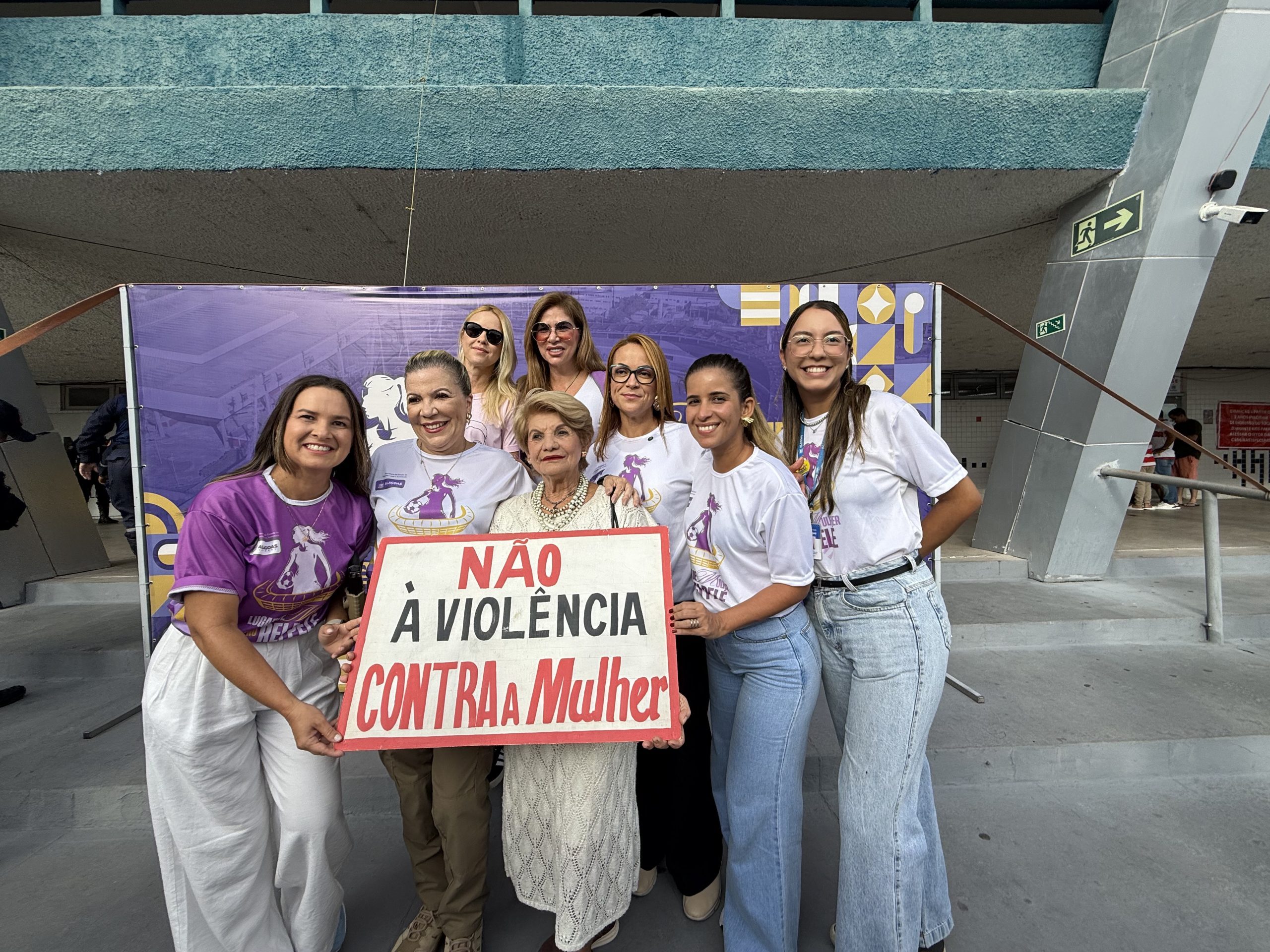 Leia mais sobre o artigo Rede de Atenção às Violências participa da Campanha Lugar de Mulher é no Rei Pelé