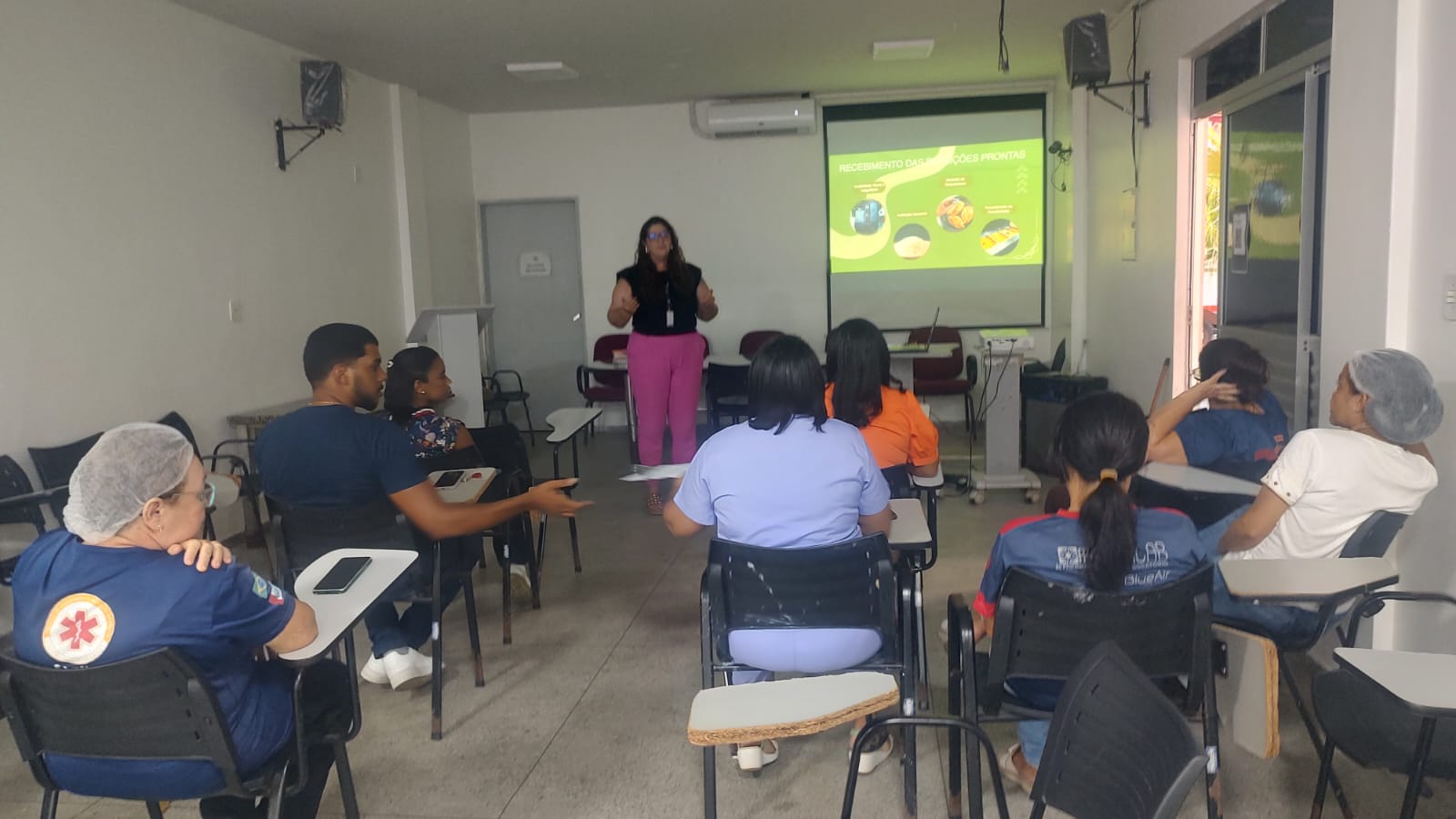 Leia mais sobre o artigo Nutricionista orienta equipes do Samu Alagoas sobre boas práticas na manipulação de alimentos
