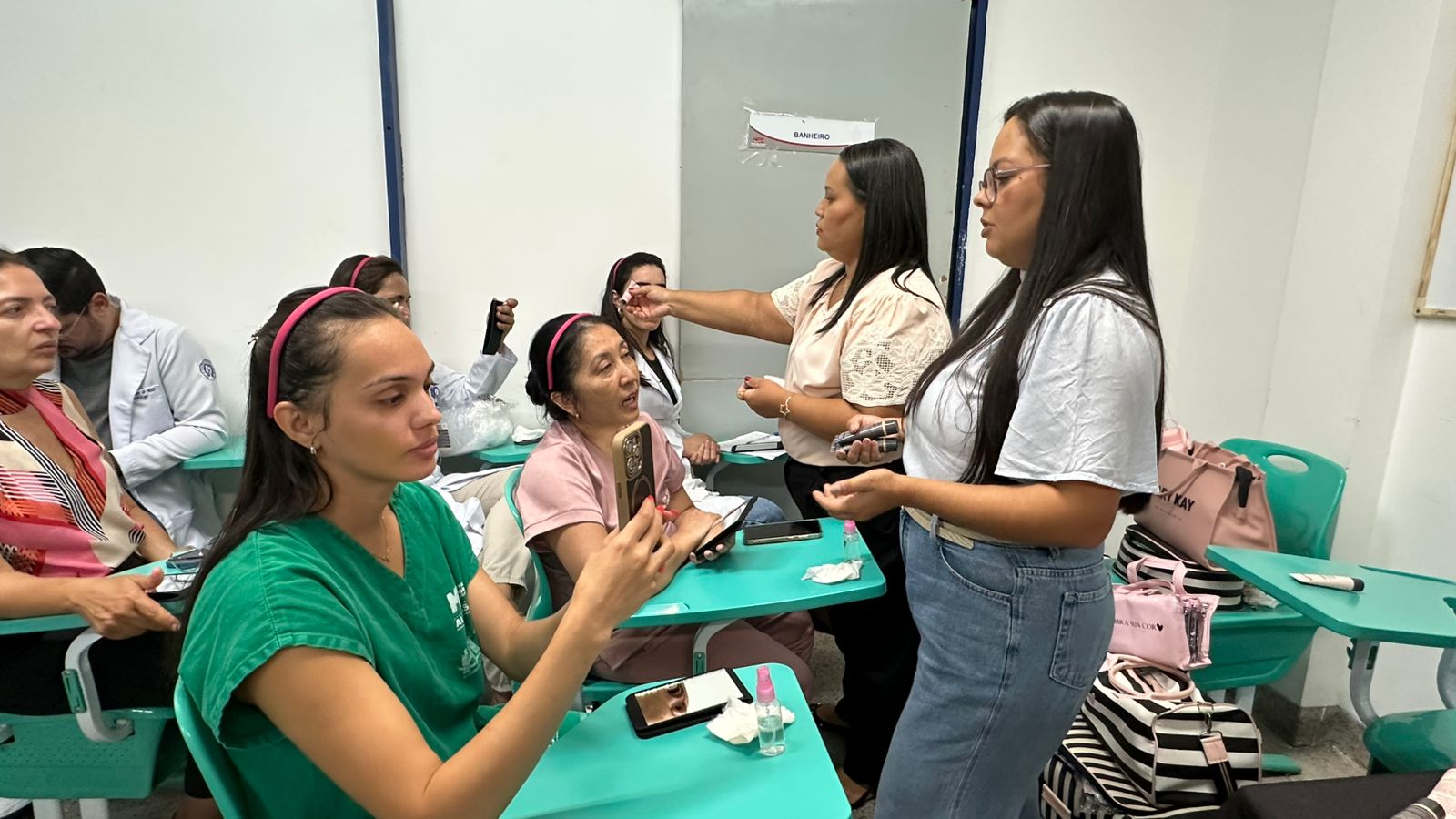 Leia mais sobre o artigo HGE promove ação de autocuidado com programação que fortalece a autoestima de suas servidoras