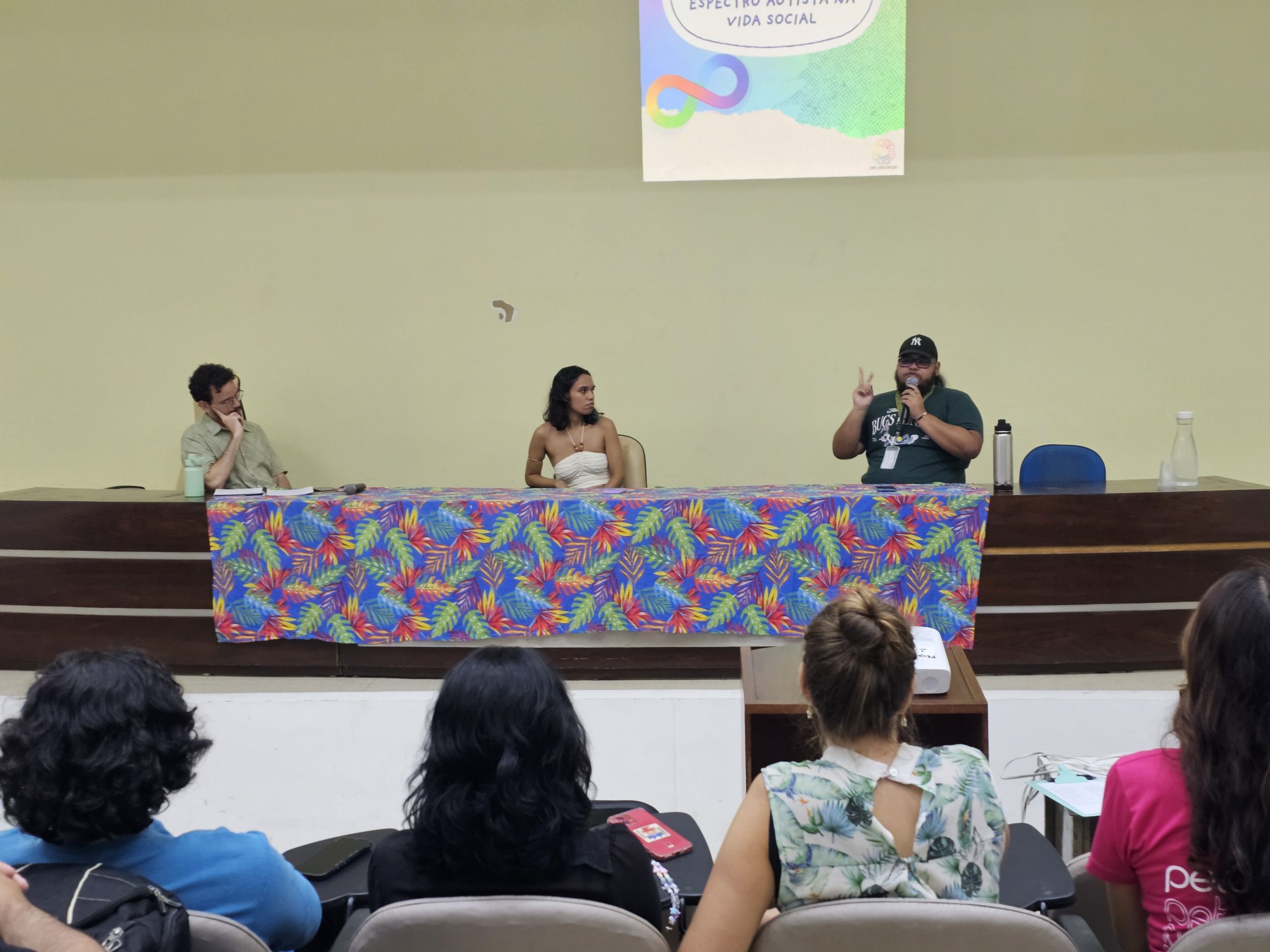 Leia mais sobre o artigo Sesau promove mesa redonda sobre diagnóstico e vivências do autismo com estudantes de Psicologia da Ufal