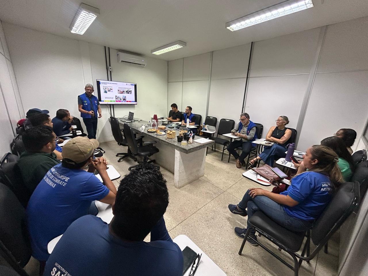 Leia mais sobre o artigo Sesau capacita técnicos de Coruripe para implantação de armadilha que monitora o Aedes aegypti