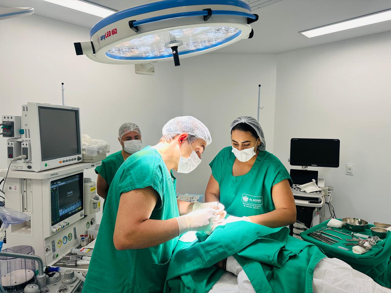 Leia mais sobre o artigo Hospital Regional de Palmeira dos Índios realiza mutirão de cirurgias por meio do Programa Agora Tem Especialistas