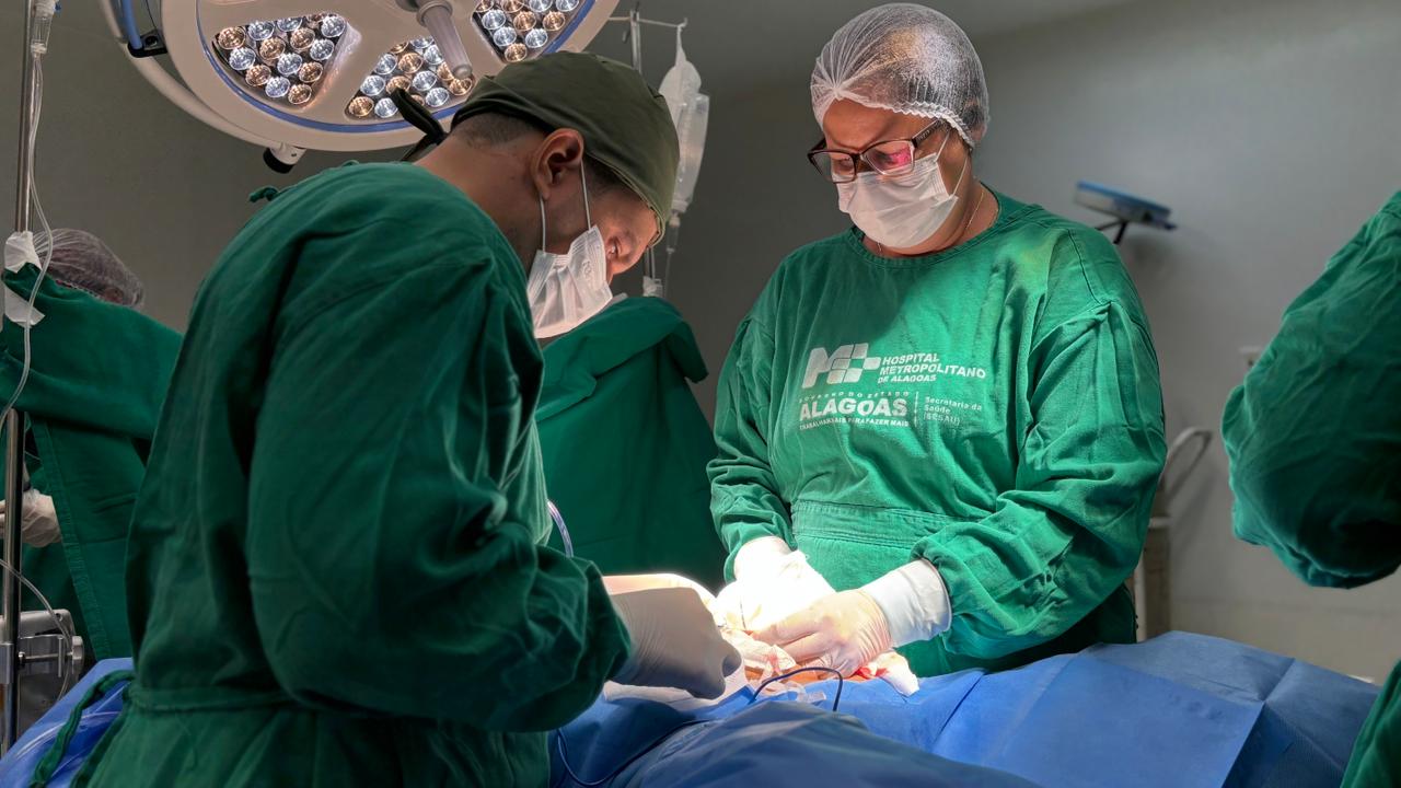 Leia mais sobre o artigo Hospital Metropolitano faz cirurgia em paciente com câncer e garante tratamento oncológico