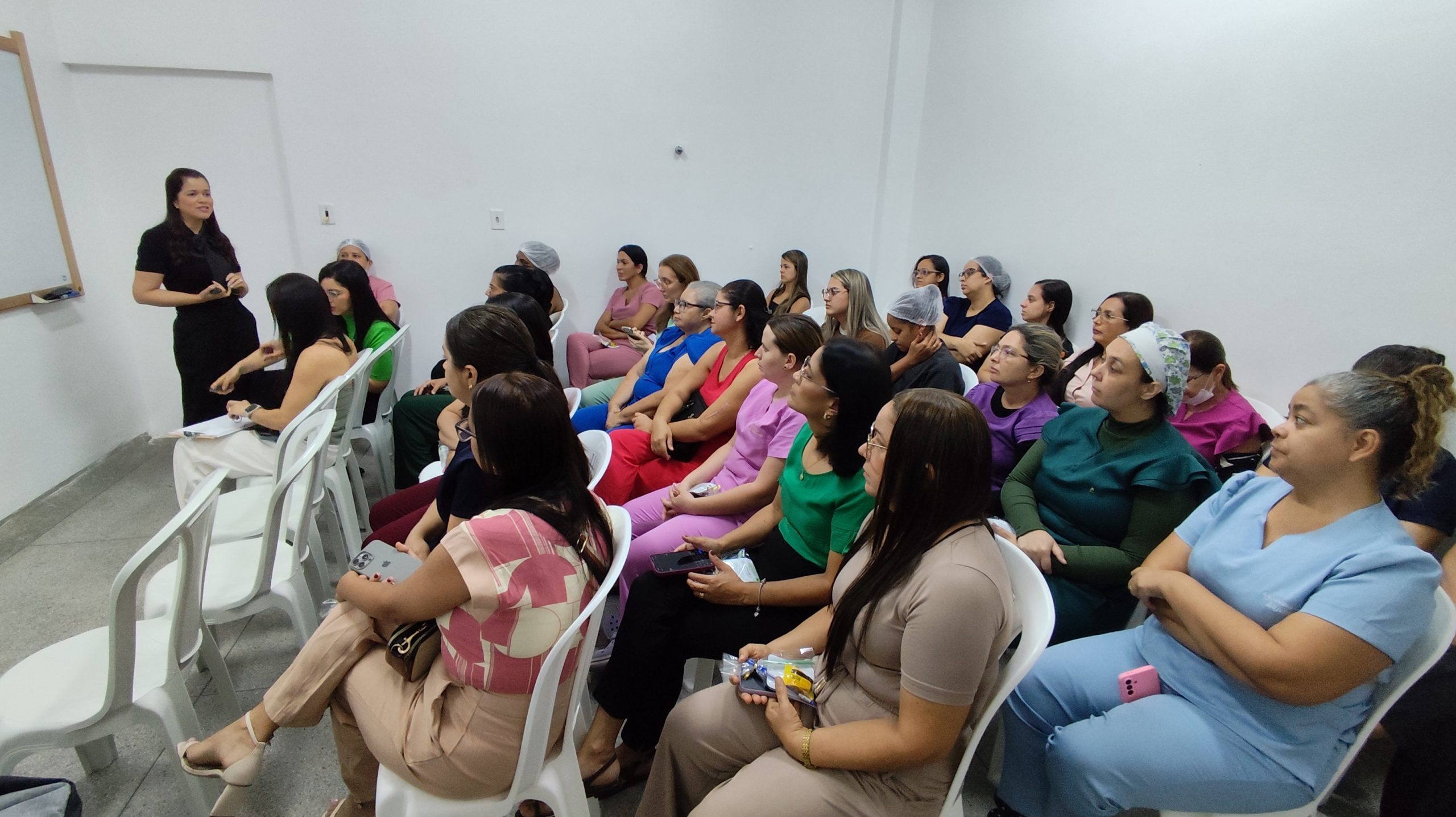 Leia mais sobre o artigo Programação do Dia da Enfermagem mobiliza profissionais no Hospital de Emergência do Agreste