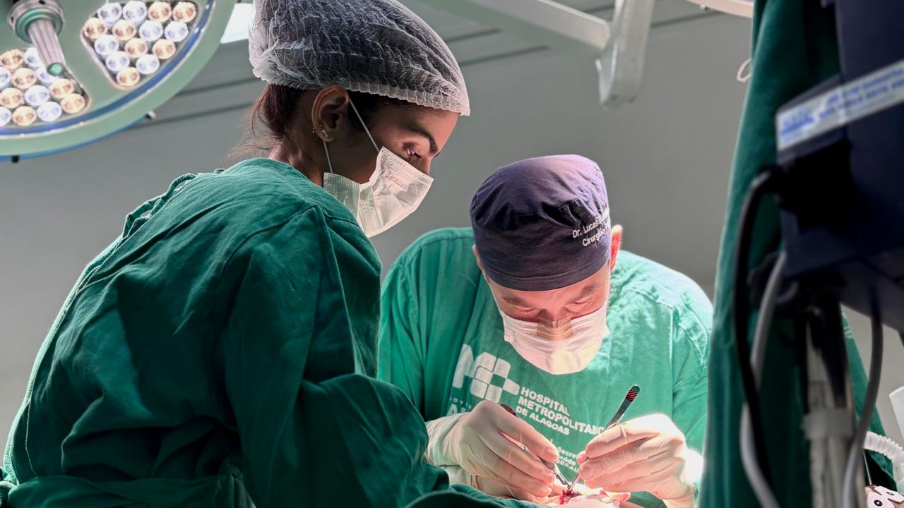 Leia mais sobre o artigo Hospital Metropolitano realiza mastectomia masculinizadora e garante mais qualidade de vida a paciente