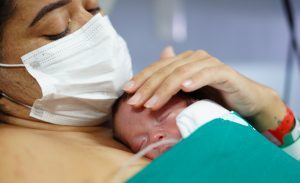 Pediatra da Sesau explica o que é o Método Canguru e benefícios para evitar a mortalidade infantil