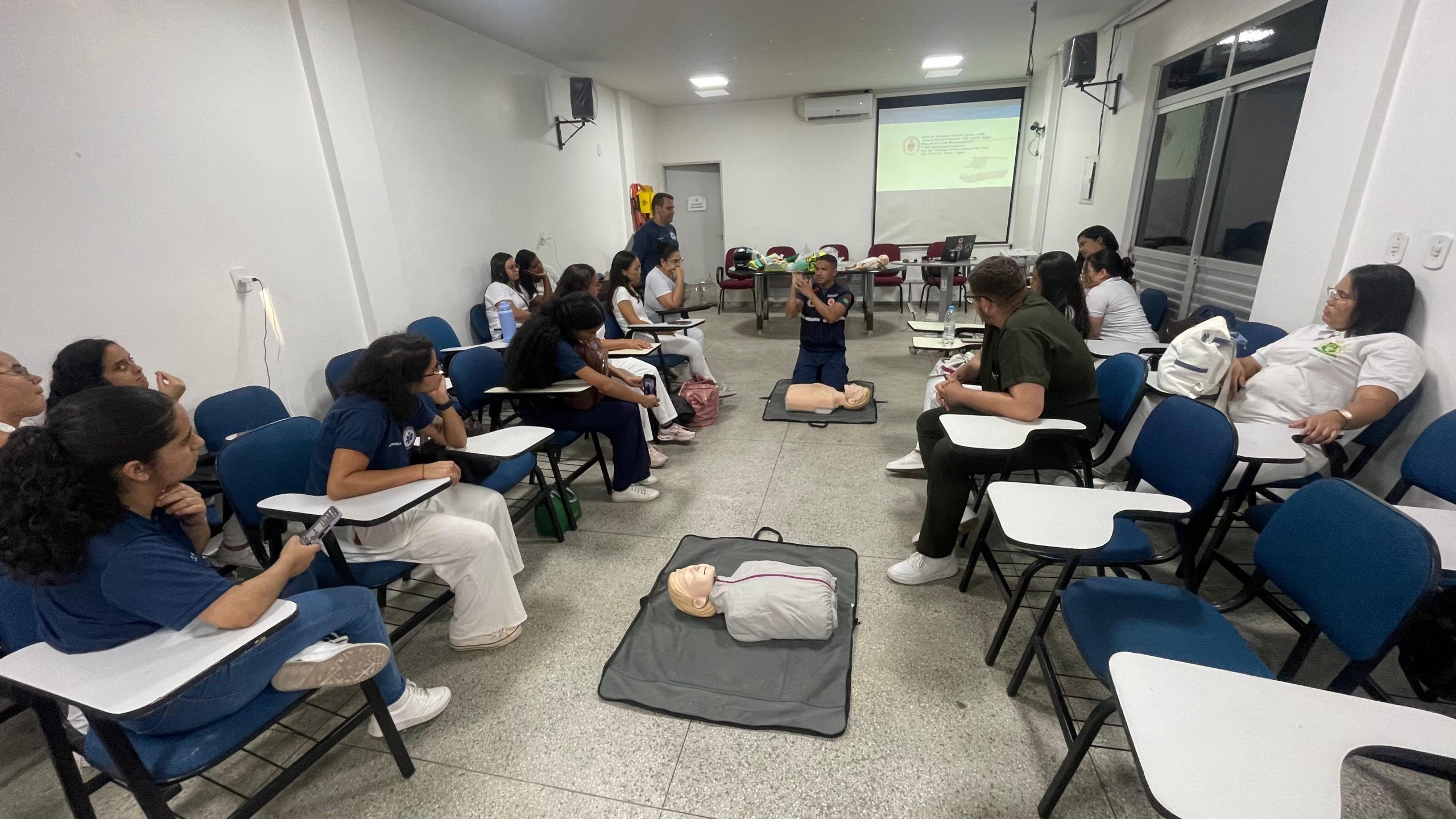 Leia mais sobre o artigo Samu recebe visita técnica de acadêmicos de enfermagem da Faculdade Estácio
