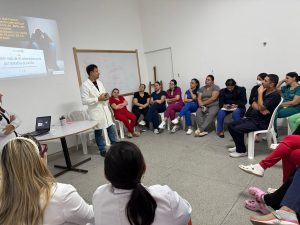 Projeto Tecendo Cuidados promove roda de conversa sobre saúde mental para profissionais do Hospital de Emergência do Agreste