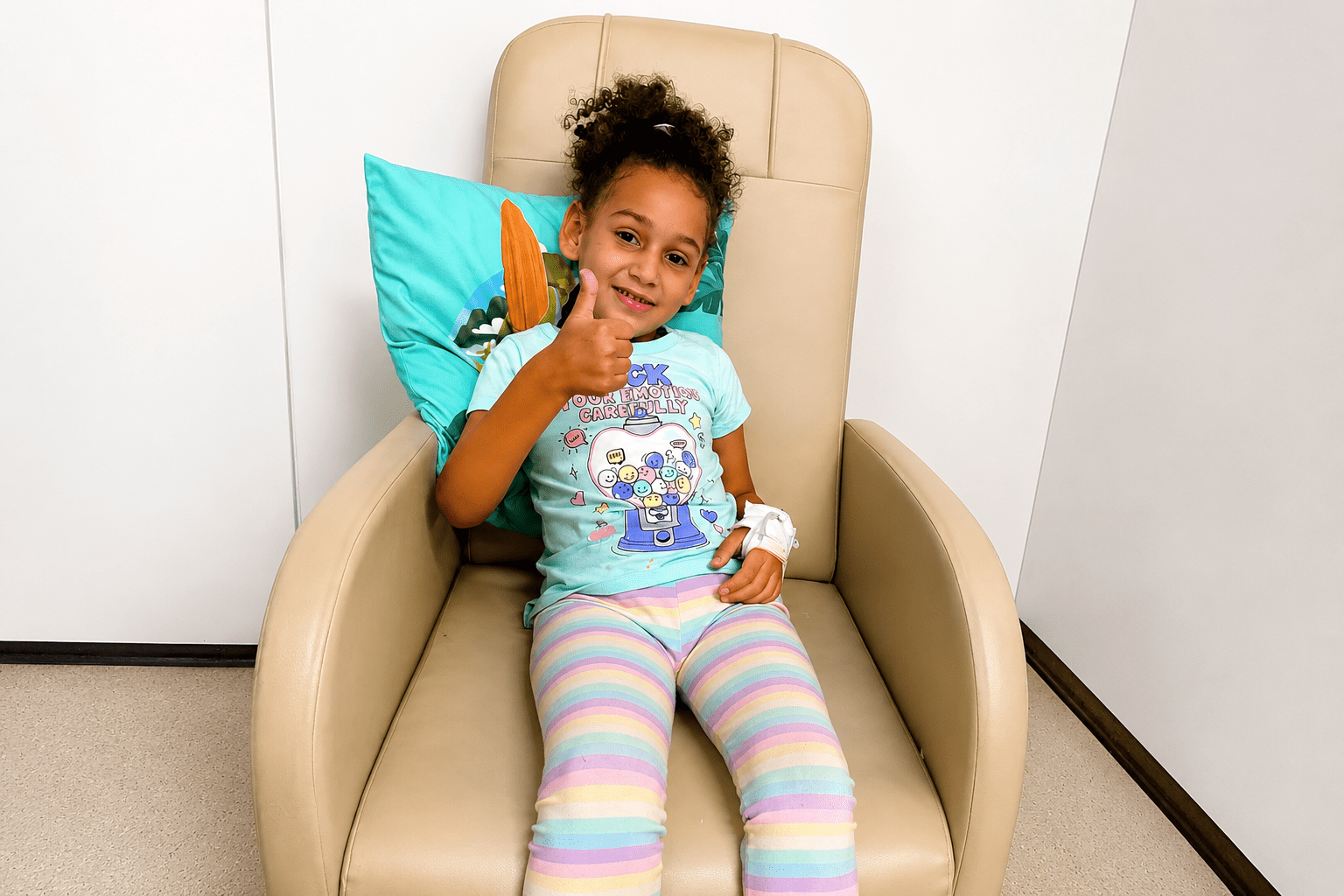 Leia mais sobre o artigo Após ser tratada no HRPI e vencer uma pneumonia grave, menina de 5 anos recebe alta e se prepara para viver a alegria do São João
