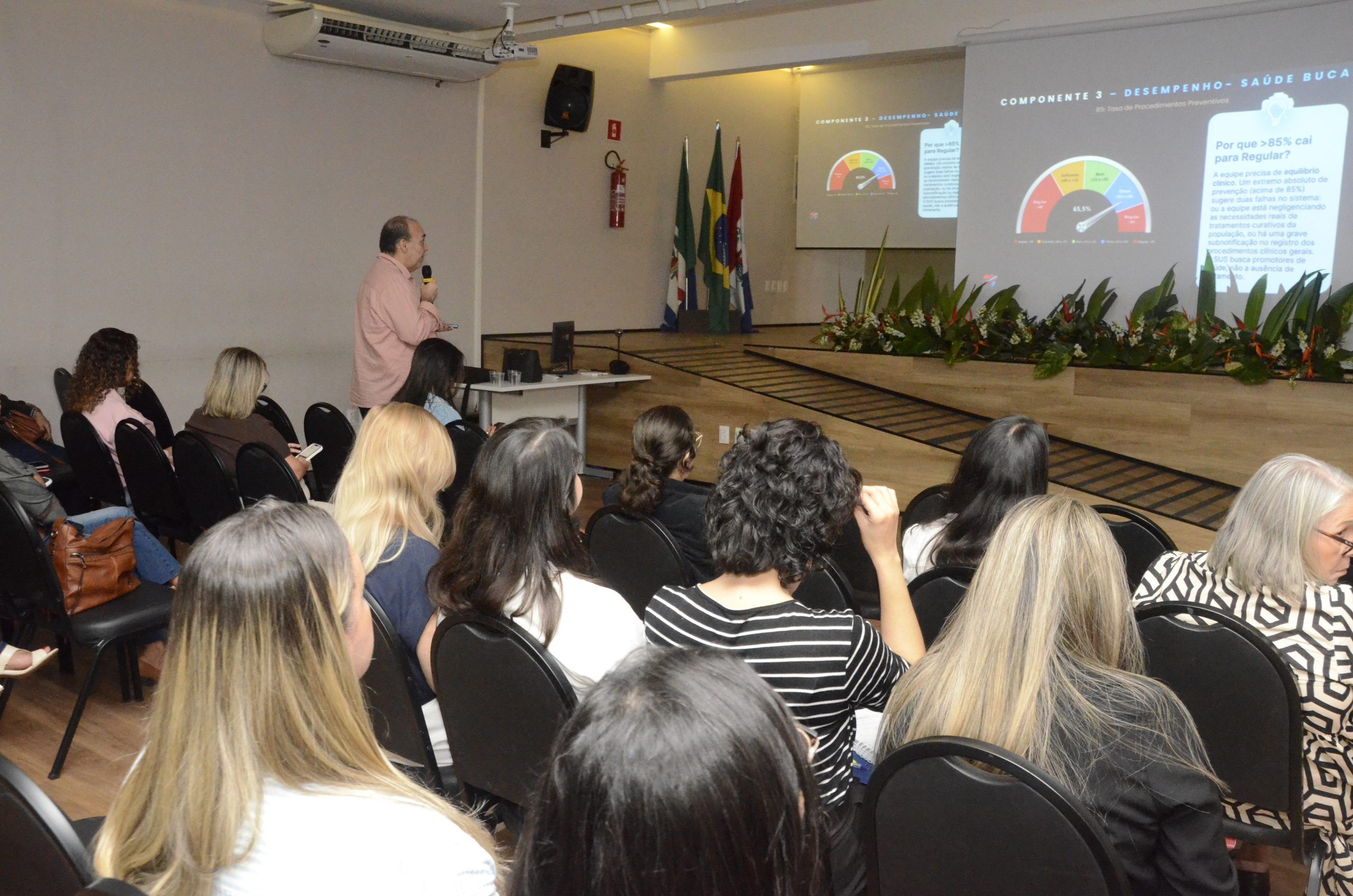 Leia mais sobre o artigo Sesau capacita profissionais da saúde bucal sobre novas notas metodológicas do Ministério da Saúde