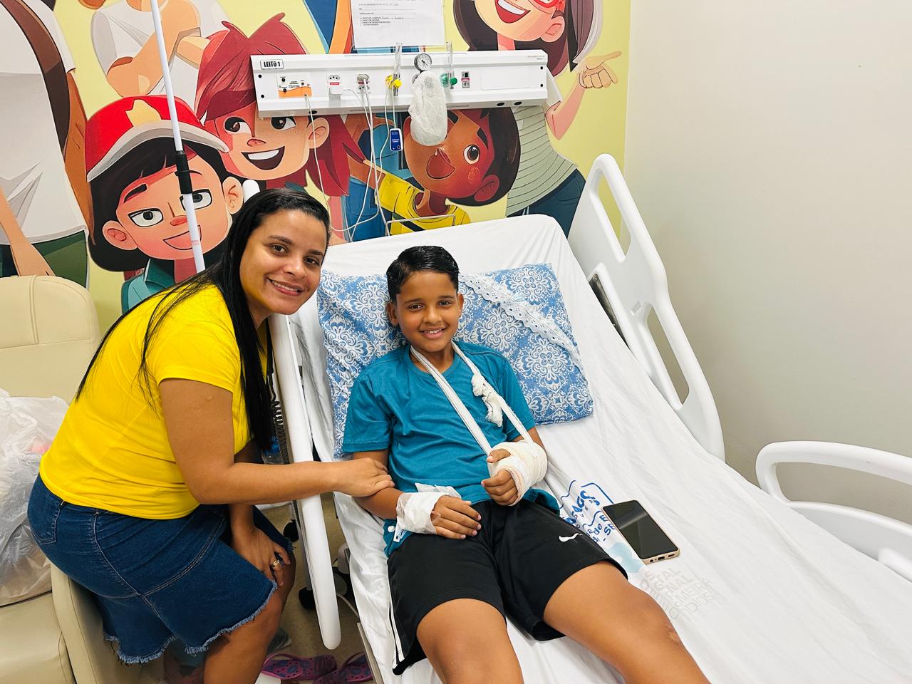 Leia mais sobre o artigo Recuperado de fratura no punho, adolescente recebe alta do HRPI e volta para casa para acompanhar os jogos da Copa do Mundo de Futebol
