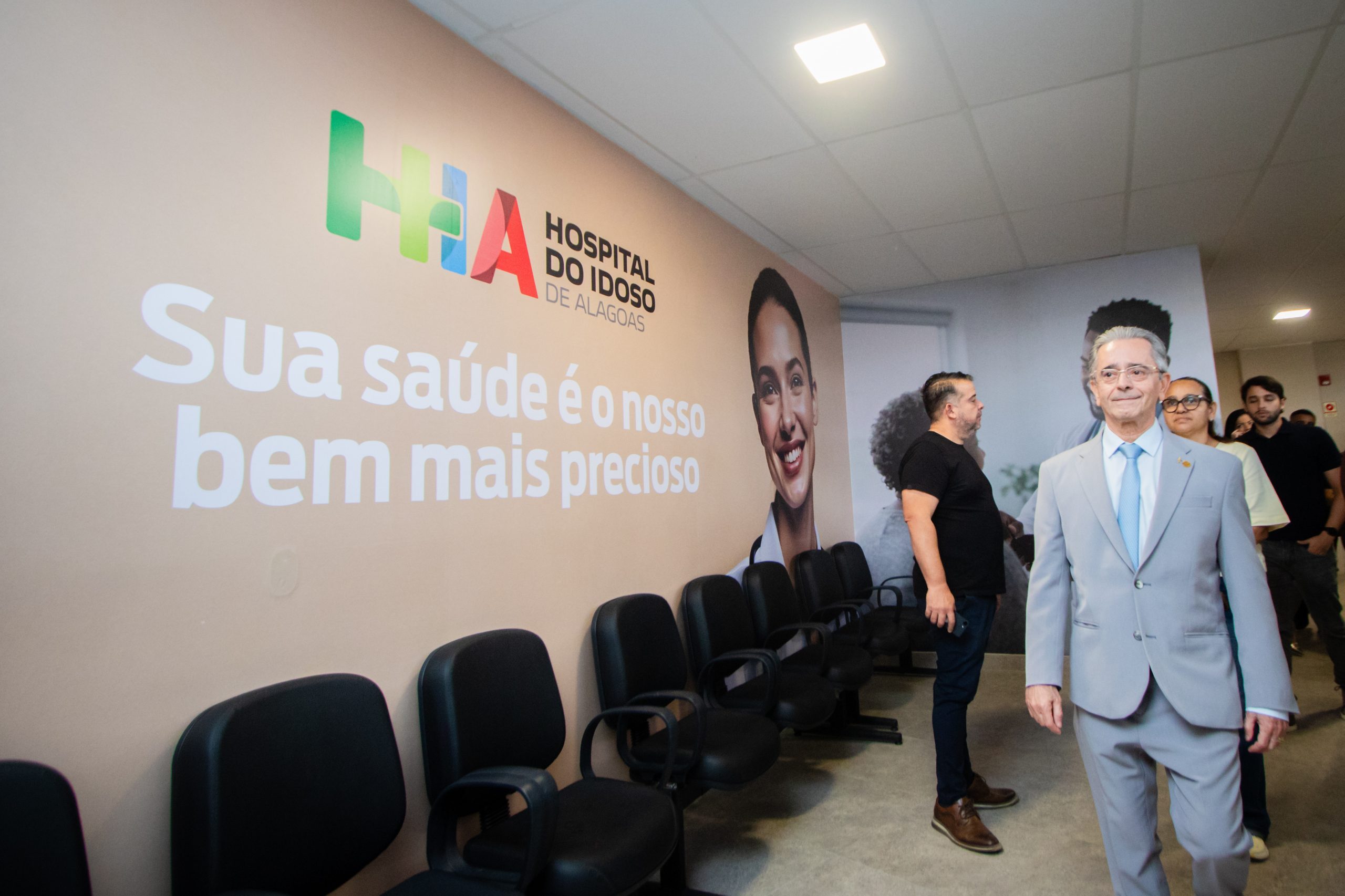 Leia mais sobre o artigo Governador em exercício visita Hospital do Idoso de Alagoas