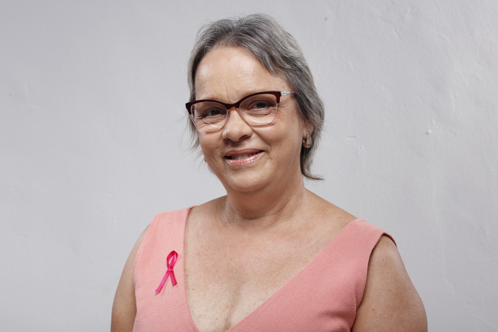 Leia mais sobre o artigo Após descobrir câncer de mama indolor, mulher enfatiza importância da mamografia